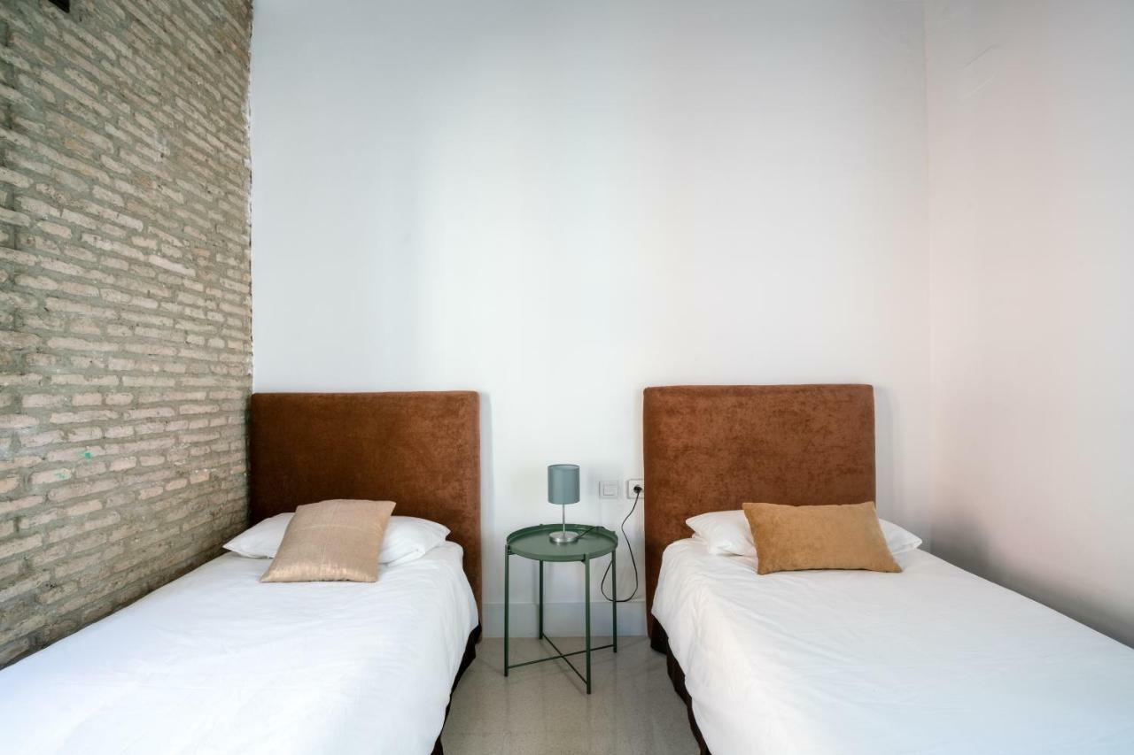 Almazen Apartamentos, Arrayan 23 Seville Luaran gambar