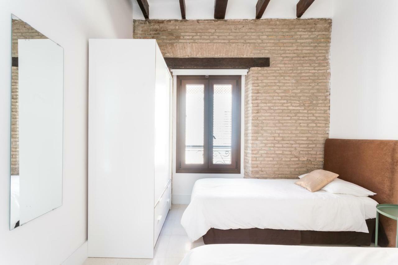 Almazen Apartamentos, Arrayan 23 Seville Luaran gambar